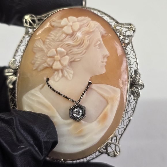 Antique Cameo 14K Gold Diamond Pendant Brooch - Picture 7 of 16